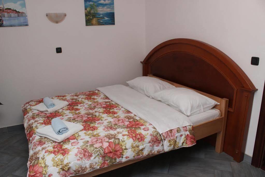 Rooms Laura Medulin Exterior foto